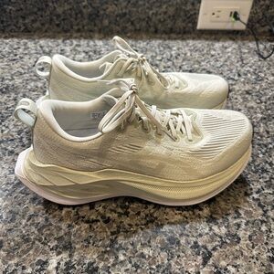 ASICS Superblast 2. Size 8.5.